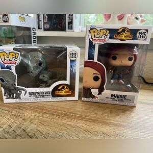 NIB Jurassic World Set Maisie and Velociraptors